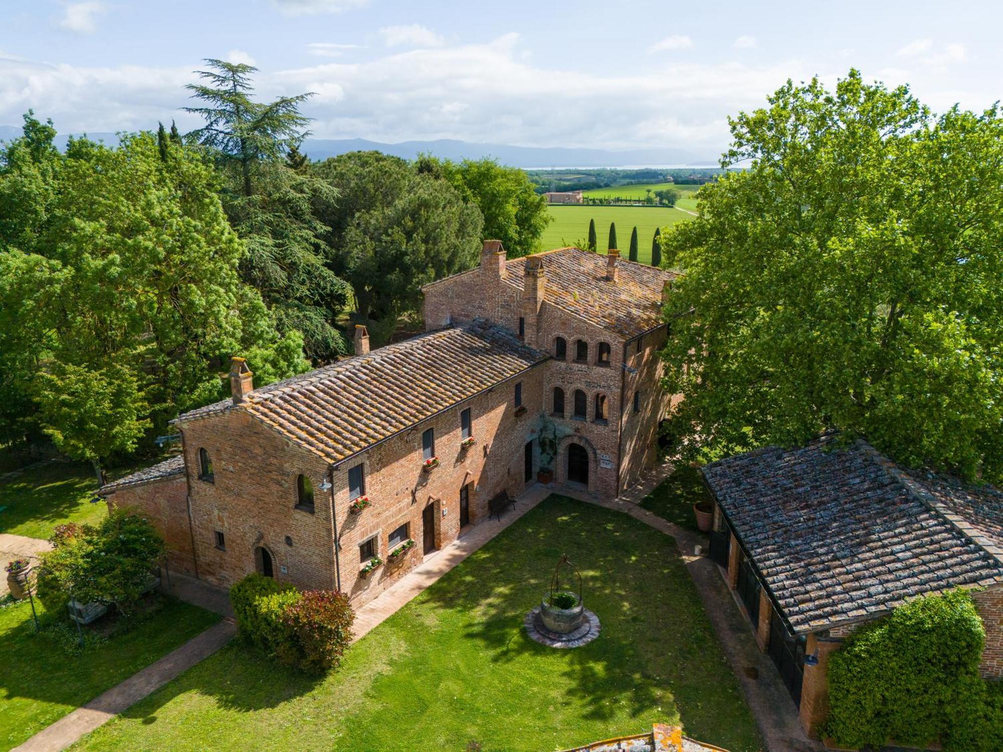 Equo Suites Petrignano Del Lago Exterior photo
